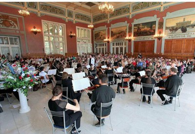 Симфонический оркестр на Витебском вокзале