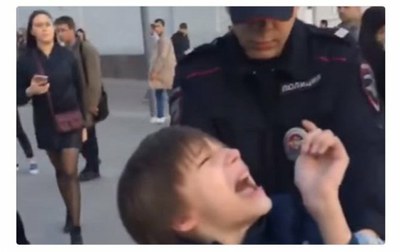 10-летний уличный декламатор «Гамлета» и московская полиция при исполнении