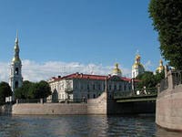 Не позавидуешь живущим в историческом центре Петербурга!