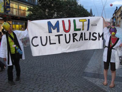 Кризис мультикультурализма: в единой Европе нет единого решения