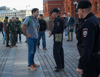 Дмитрий Монахов задержан в Москве за антивоенный протест