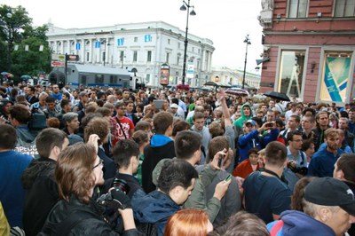 Петербург против ареста Навального и Офицерова  