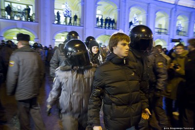 Информационная и правовая поддержка задержанных на акциях протеста после выборов в Петербурге