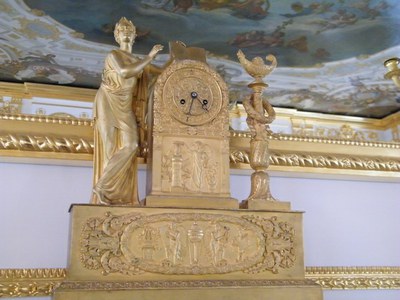 Немецкие мастера привели в рабочее состояние музейные часы