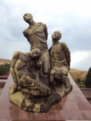 Мемориал Ата-Бейит: Кыргызстан закрывает возможность диалога с советским прошлым
